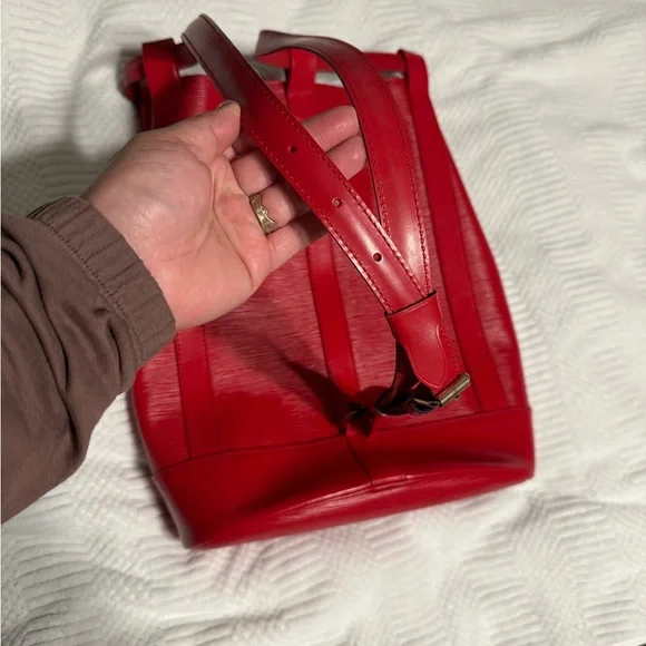 Louis Vuitton Vibrant Red Epi Leather Sling Bag - Picture 14 of 16